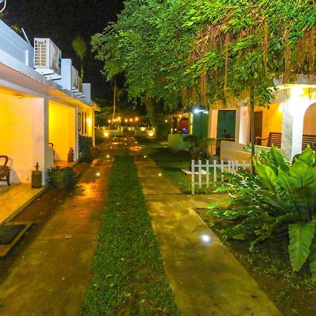 Hotel Nawathana Matara Exterior photo